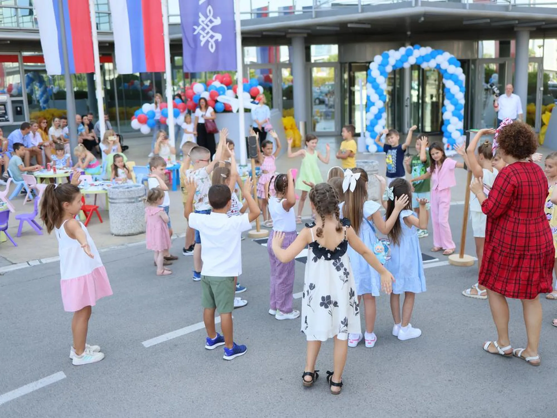 Er Srbija obeležila početak školske godine za decu zaposlenih