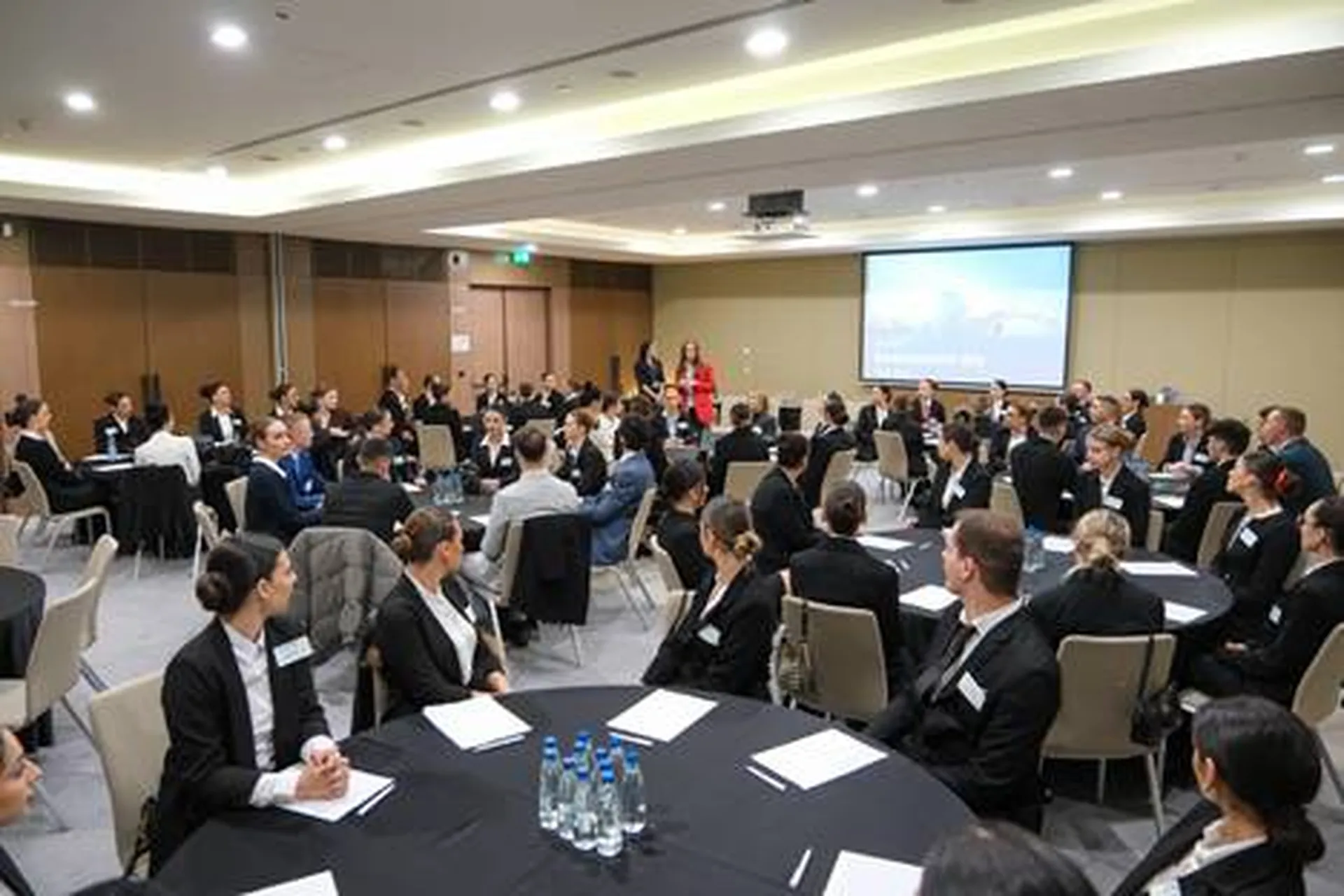 Veliko interesovanje za buduće članove kabinskog osoblja Er Srbije