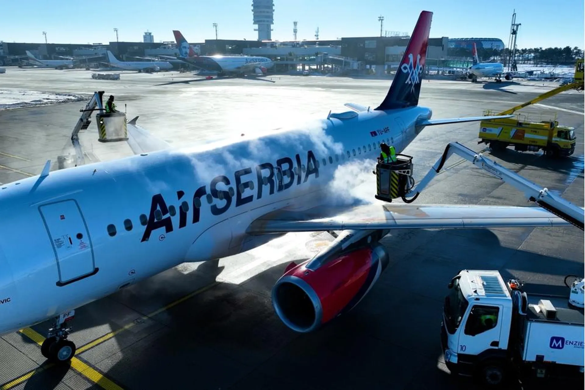 Kako izgleda zima u avijaciji: iza kulisa jedne ključne procedure