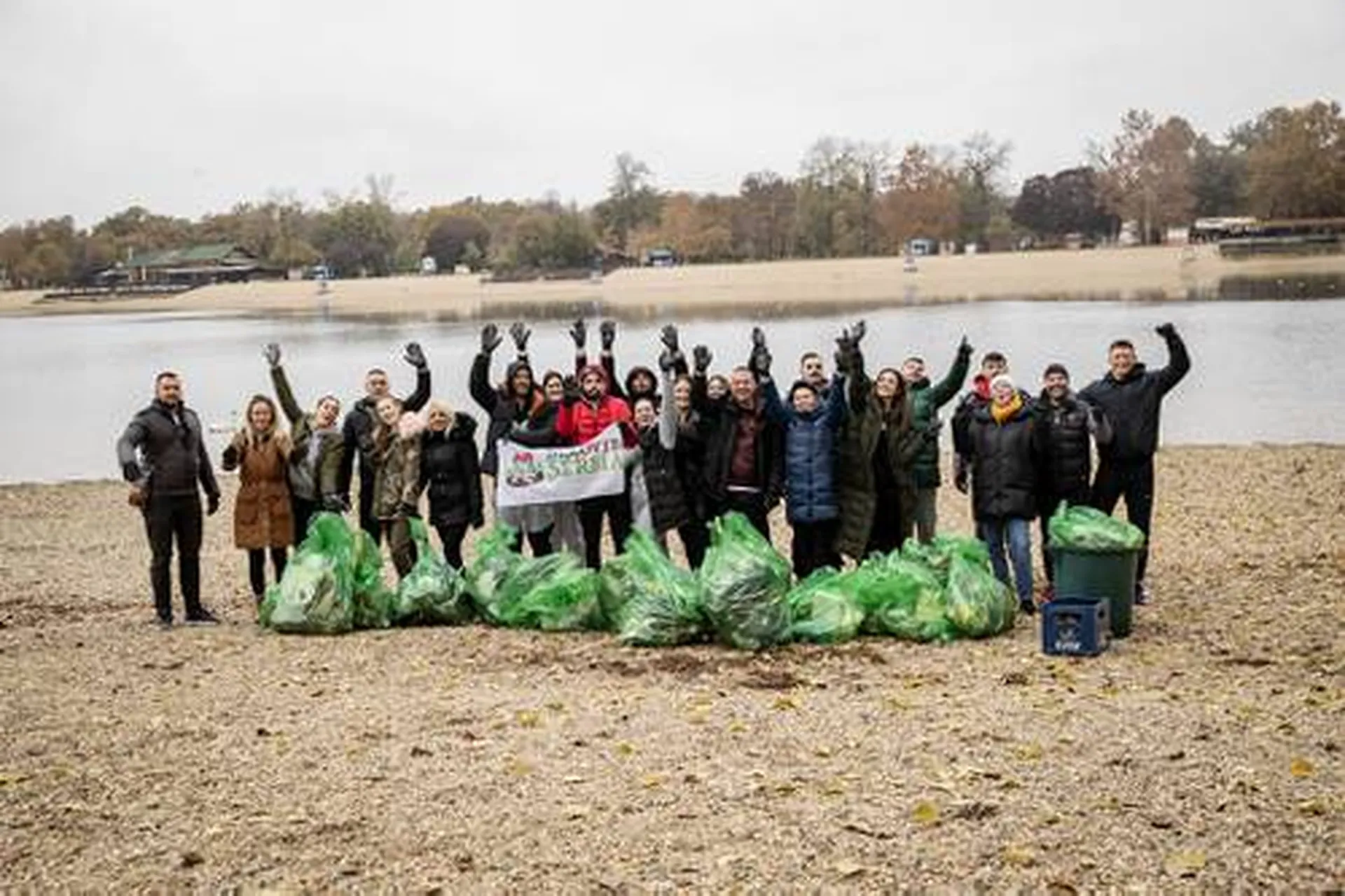 Kolege iz kancelarije i maloprodaje zajedno čistile Adu Ciganliju
