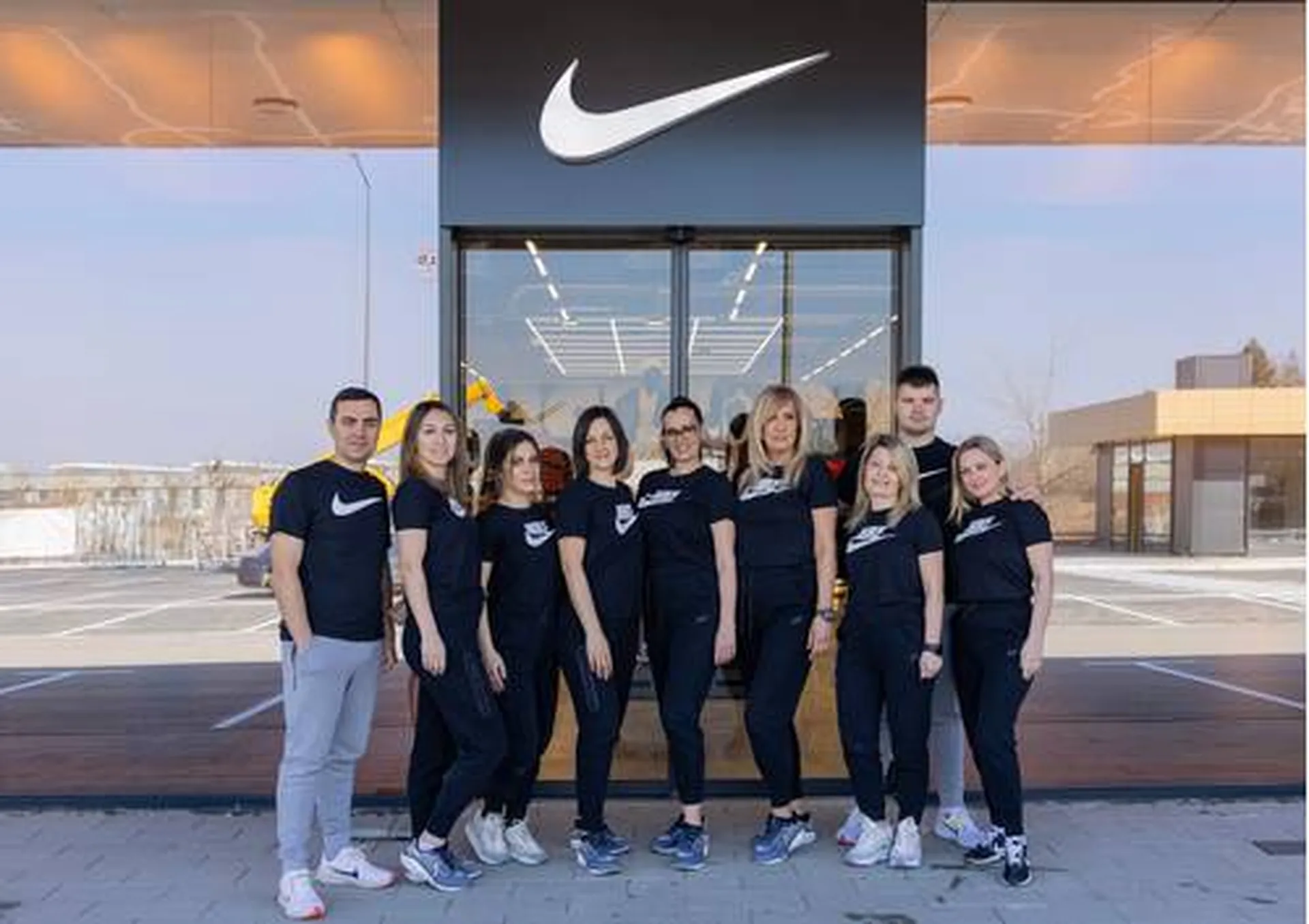 Otvorili smo dva nova Nike outlet-a u Kraljevu i Nišu