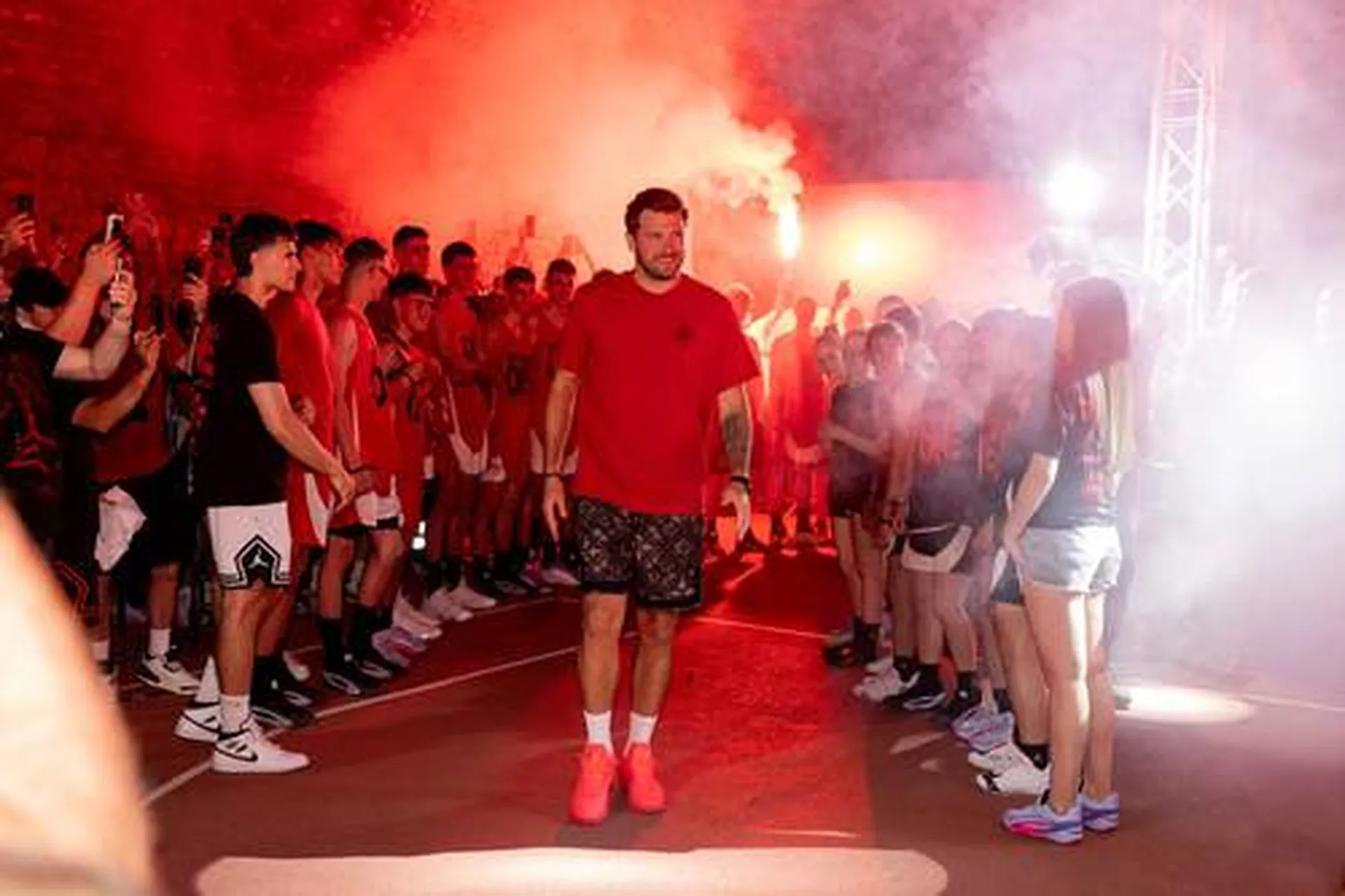 Luka Dončić i Jordan vode četvoro košarkaša iz Srbije u London!