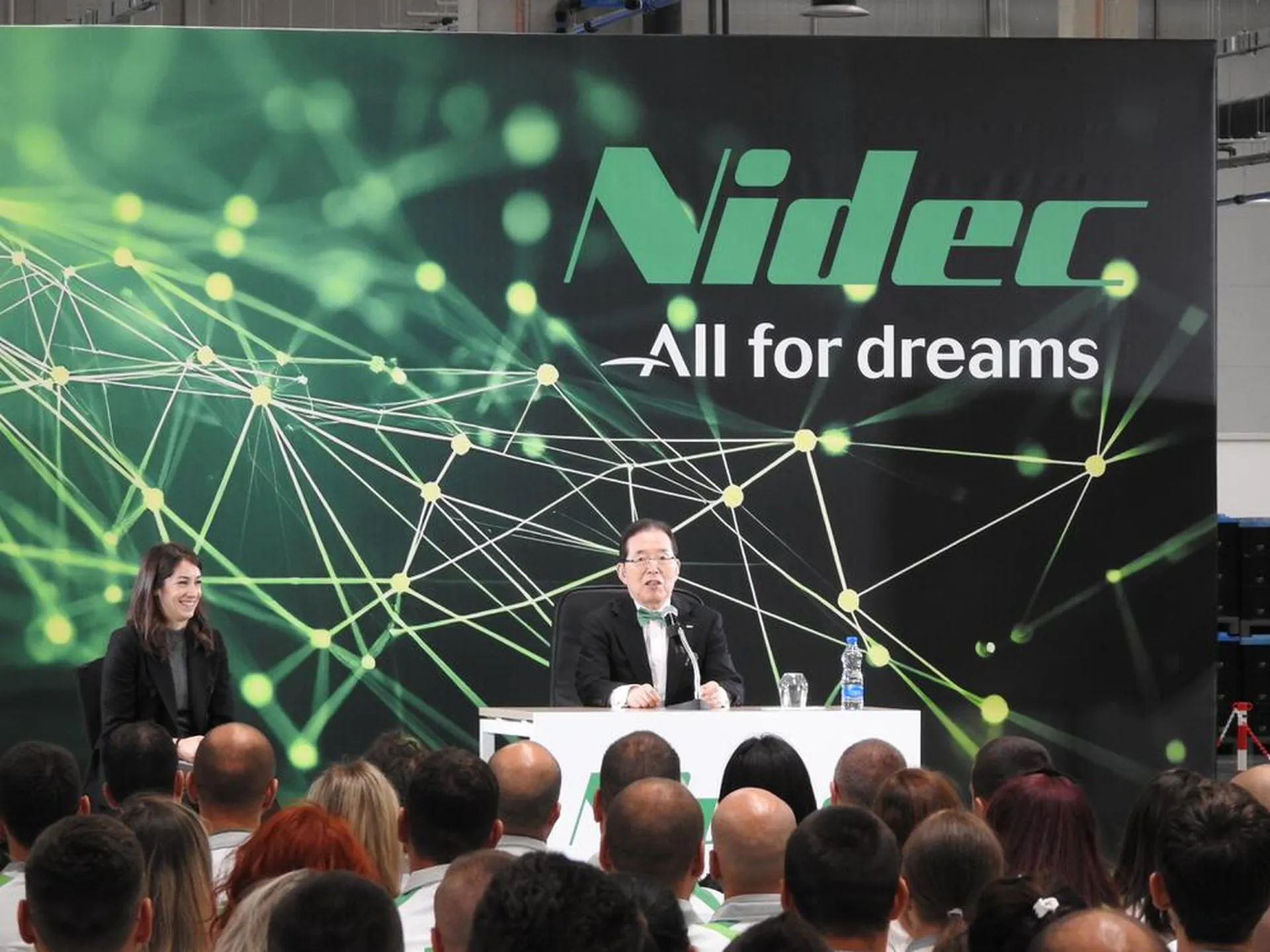 Shigenobu Nagamori, osnivač kompanije Nidec, posetio je fabriku u Novom Sadu