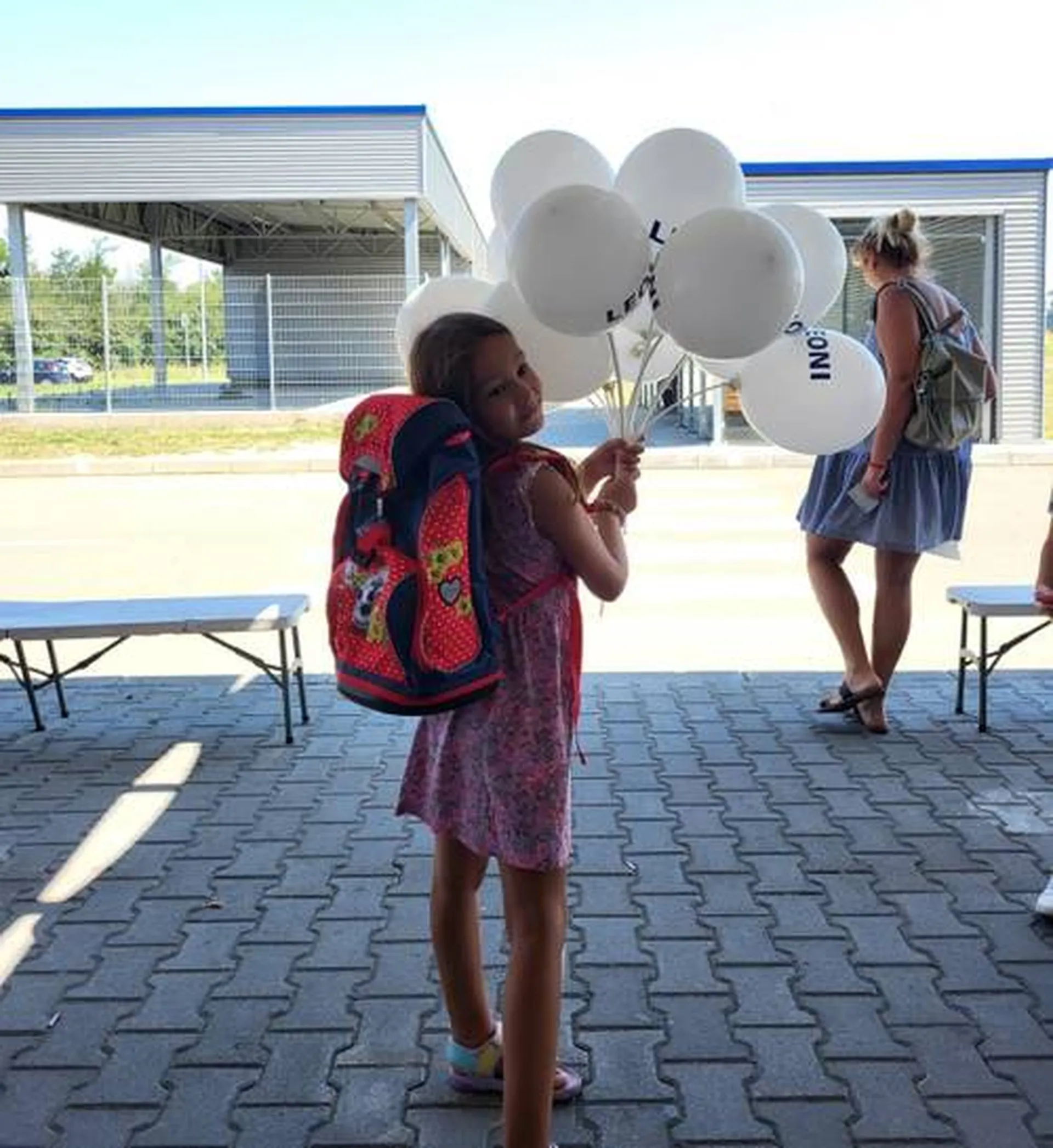 Kompanija LEONI opremila sve đake-prvake svojih zaposlenih